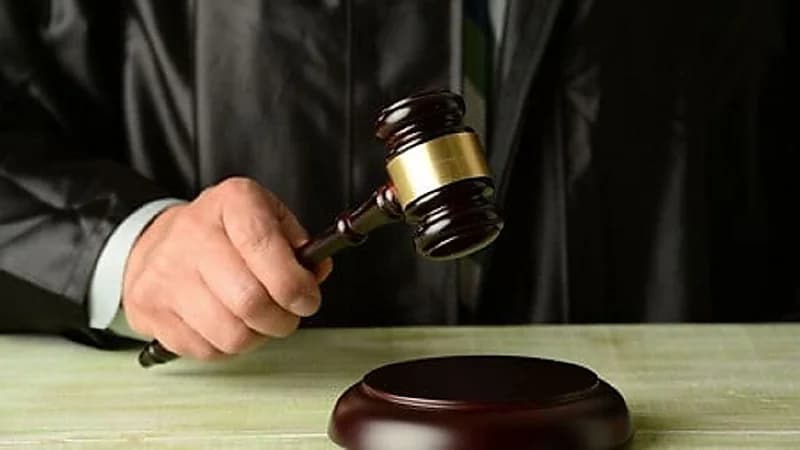 محكمة تغرم شاب ٣٥ ألف درهم بسبب وصفه فتاة ب"المريضة نفسياً"