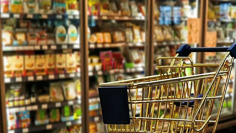 خبير اقتصادي: أوقفوا التقسيط والشراء بفوائد في المرحلة القادمة