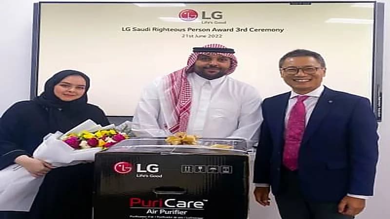 تكريم موظف في مطار جدة بعد إنقاذه طائرة وركابها من كارثة