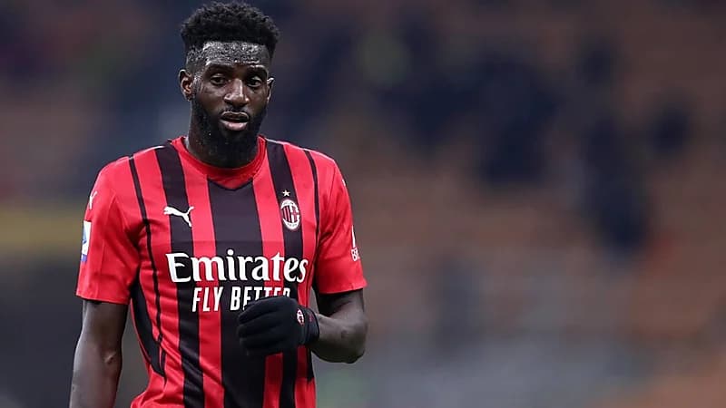 لاعب ميلان: الشرطة الإيطالية عرضت حياتي للخطر