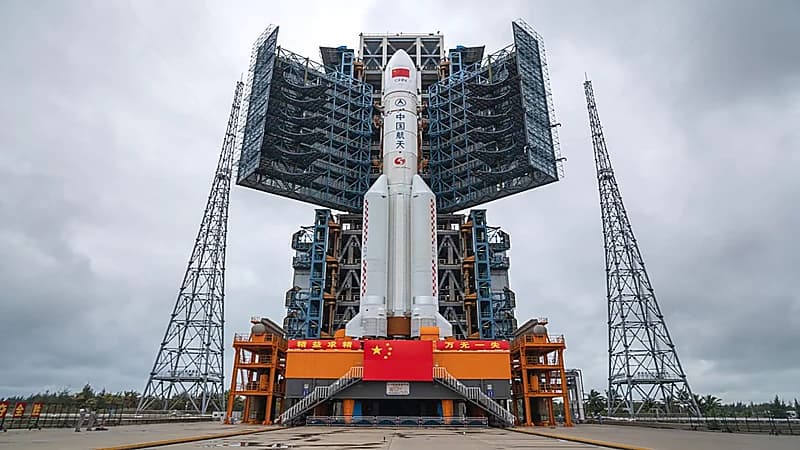 مركز الفلك الدولي: غدًا موعد سقوط حطام الصاروخ الصيني التائه