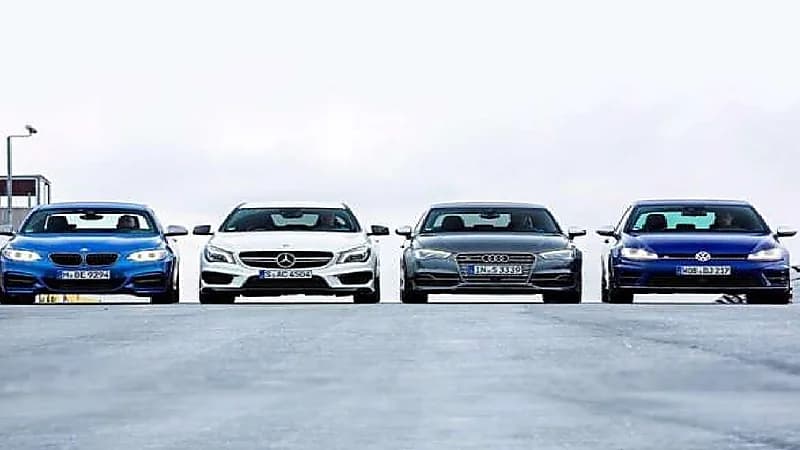 الجمارك تنظم مزاد علني لبيع سيارات في جمرك الرقعي