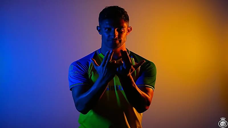 رسمياً .. النصر يعلن التوقيع مع المدافع الإسباني "غونزاليس"