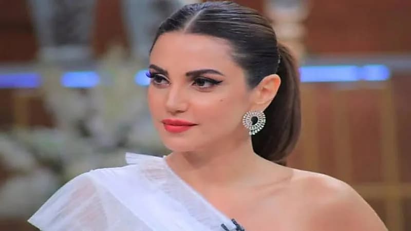 شاهد.. إطلالة جديدة للفنانة درة تخطف الأنظار