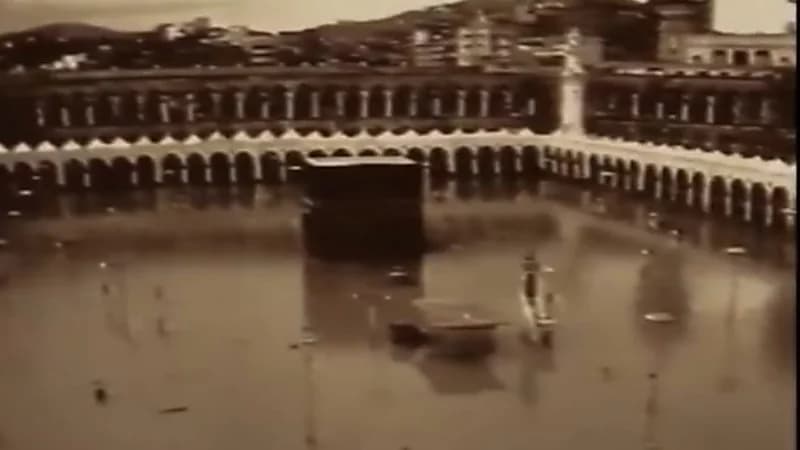 شاهد.. فيديو نادر للحرم المكي وامتلاء صحن المطاف بمياه الأمطار