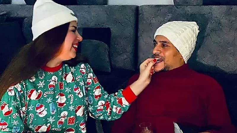 شبهة جنائية في وفاة زوج بلوغر بعد ساعات من نشر صورهما