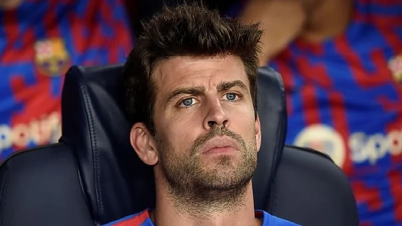 "تيباس" يرد على أنباء عودة بيكيه للعب في ناديه أندورا