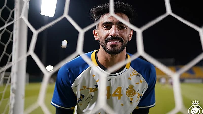 الأهلي يقترب من ضم حارس النصر