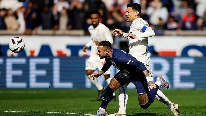 عملية جراحية عاجلة لـ نيمار في الدوحة