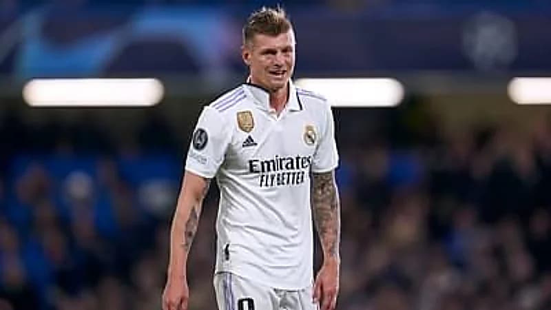 توني كروس يحسم موقفه بشأن تمديد عقده مع ريال مدريد