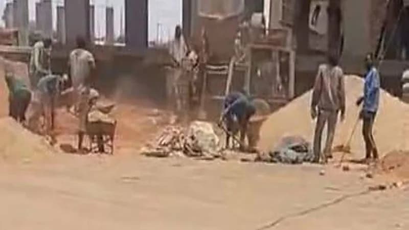 شاهد.. صب خرسانة وسط القصف بين قوات البرهان وحميدتي في السودان