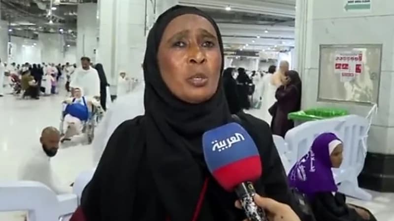 شاهد.. بكاء معتمرة سودانية تأثرا على أحداث الخرطوم