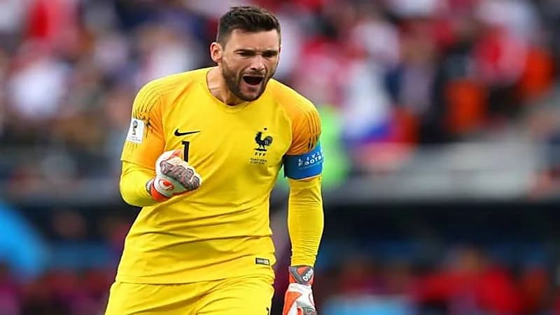 حارس توتنهام يتلقى عرضا ضخما من أحد أندية المملكة