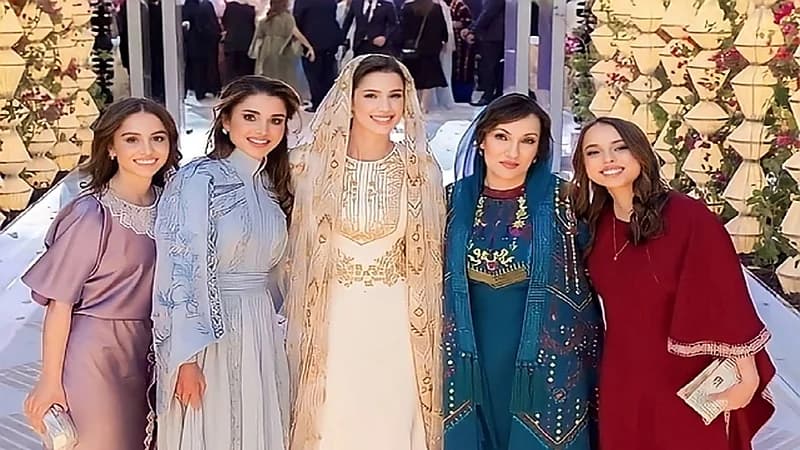 أميرات العائلة المالكة الهاشمية يخطفن الأنظار في حفل حناء رجوة