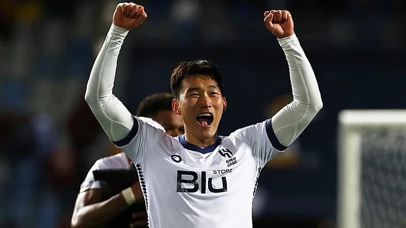 الإصابة تبعد محترف الهلال 4 أشهر عن الملاعب