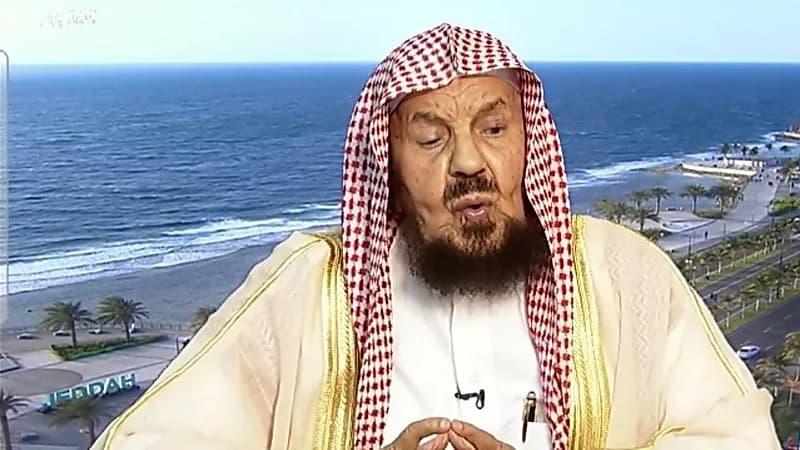 المنيع يوضح حكم إخراج الزكاة من القرض إذا حال عليه الحول ..فيديو