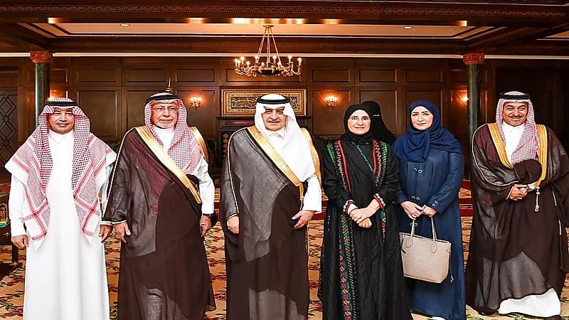 أمير تبوك يستقبل رئيس وأعضاء مجلس إدارة جمعية لأجلهم لخدمة ذوي الإعاقة