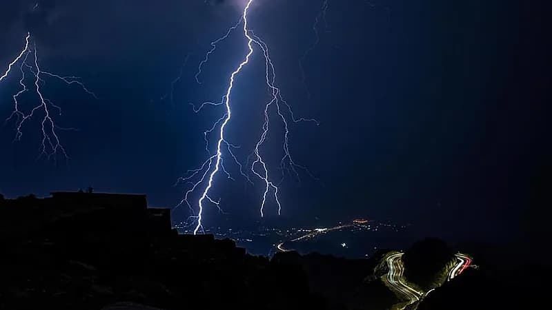 البرق يحتضن مرتفعات الهدا ..صور