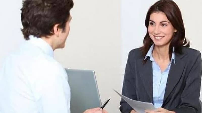 مختص في مجال التوظيف يوضح أغرب أسئلة المقابلات الشخصية.. فيديو