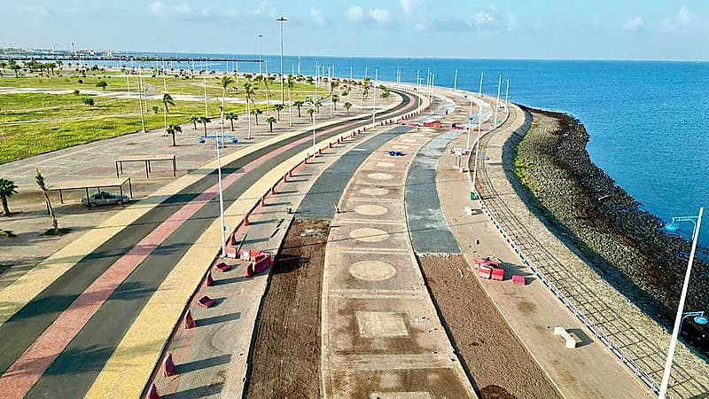 مضمار رياضي بمواصفات المضامير العالمية  بكورنيش جازان الشمالي