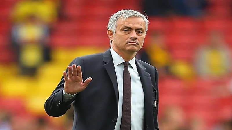 مورينيو على رادار أندية روشن