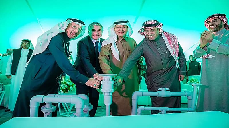 افتتاح مصنع دسر ووبيكر هيوز لتصنيع المواد الكيماوية بالجبيل.. صور