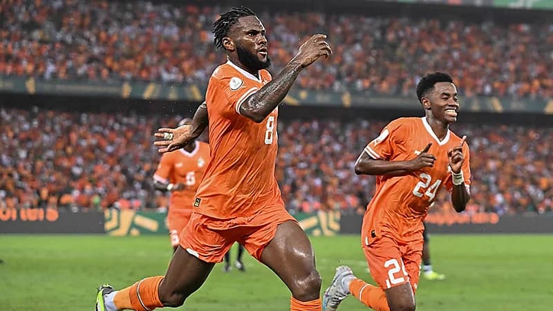 كيسيه يقود منتخب بلاده للفوز بكأس الأمم الإفريقية .. فيديو