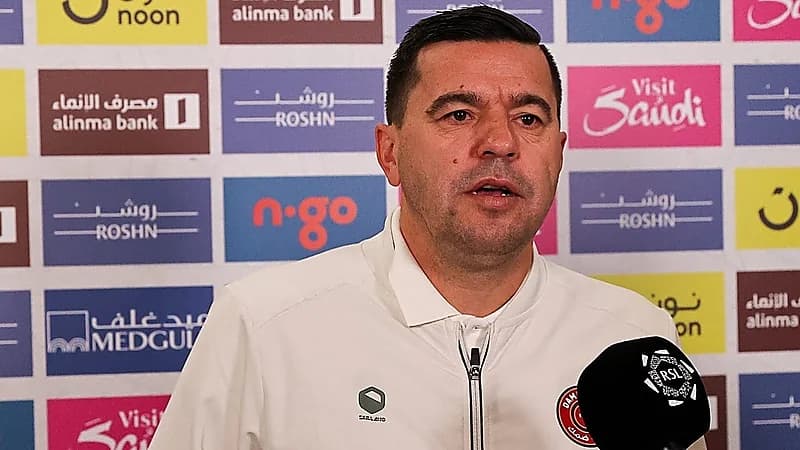 مدرب ضمك بعد الخسارة : لقد سلبوا منا المباراة .. فيديو