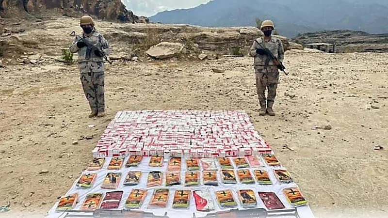 إحباط تهريب 30000 قرص خاضع لتنظيم التداول الطبي بعسير