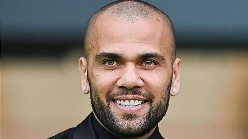 داني ألفيس يعود لعالم الرياضة بعد خروجه من السجن