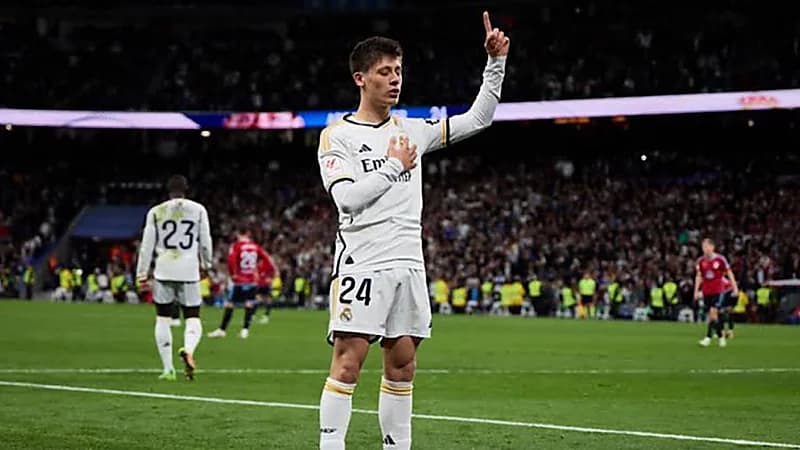 أردا غولر يلفت أنظار نجوم ريال مدريد