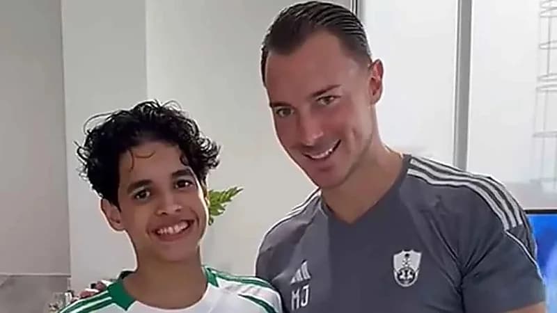 الأهلي يكافئ مشجعه يزن "مبتور الساق"