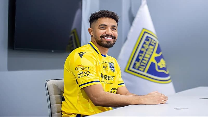 التعاون يوقع مع اللاعب هتان باهبري