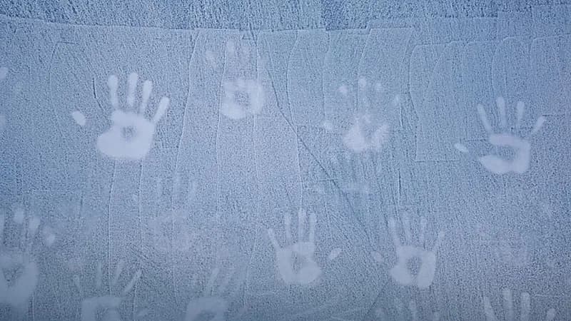 القبض على أطباء استخدموا بصمات سيليكون لتزوير الحضور والانصراف