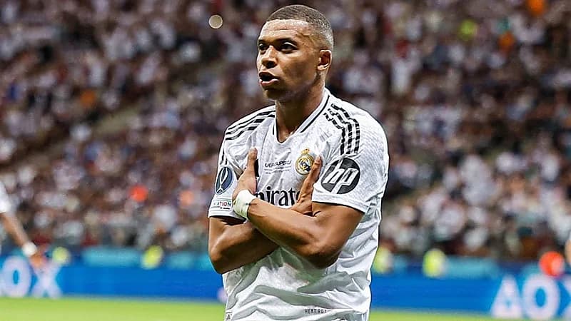 نجم إيطاليا يعلق على "أزمة مبابي" قبل مواجهة فرنسا