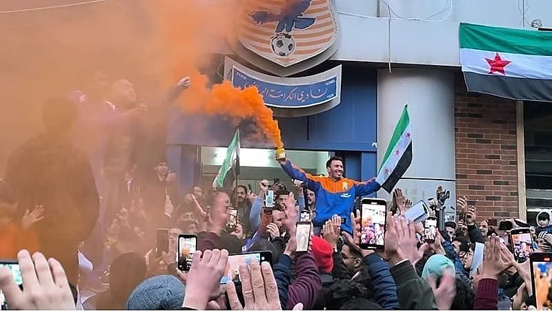 استقبال استثنائي لجهاد الحسين في مقر نادي الكرامة السوري .. فيديو