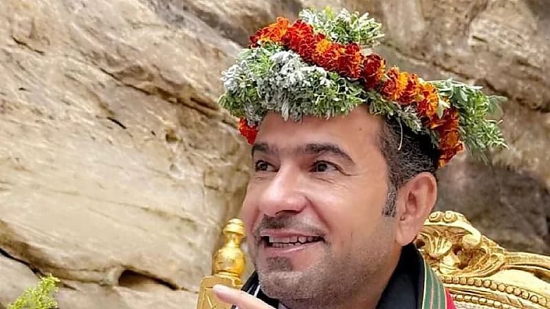 ماجد الحقيل بالزي الجبلي خلال زيارته لجازان