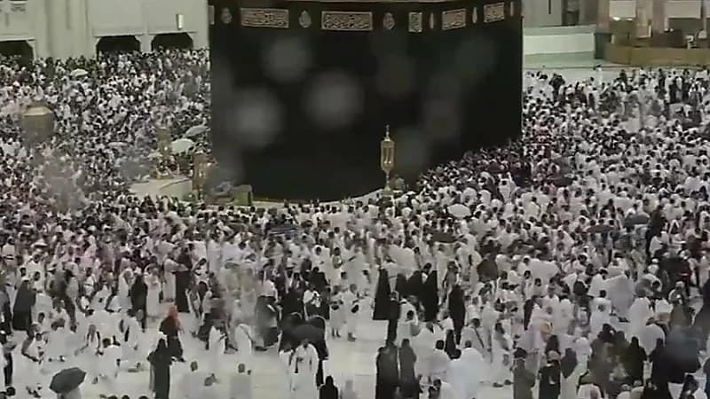 أمطار غزيرة على المسجد الحرام ..فيديو