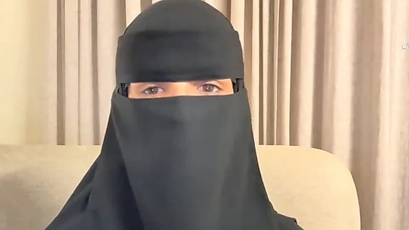 طالبة بجامعة الملك عبدالعزيز تبتكر تطبيقًا لتفادي زحام الشوارع .. فيديو