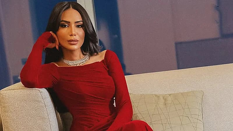 لبنى عبدالعزيز تُلمح إلى زواجها القريب .. فيديو