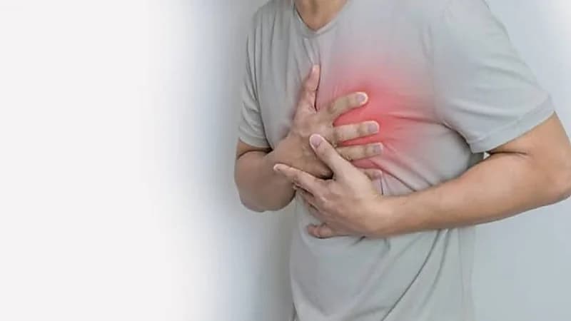 الشهري يوضح طريقة بسيطة لاكتشاف الجلطة وعلاجها الفوري.. فيديو