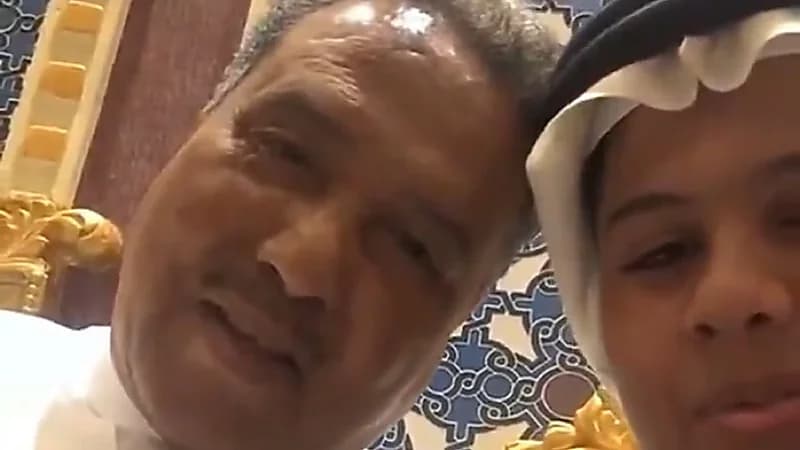 محمد عبده للطفل معن عبد الله: لا تشرب دخان... فيديو