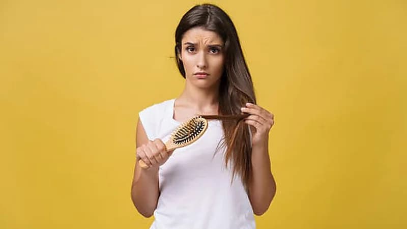 أطعمة تسبب تساقط الشعر منها بعض أنواع الأسماك