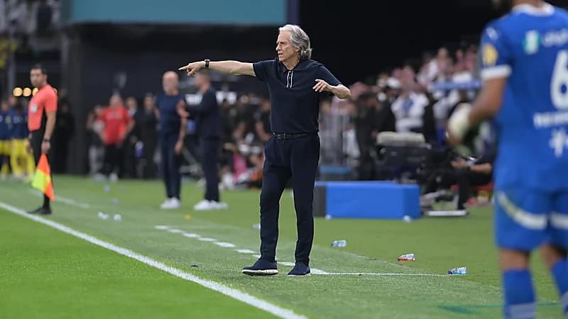 جيسوس يُعاتب لاعبيه في مباراة النصر .. فيديو