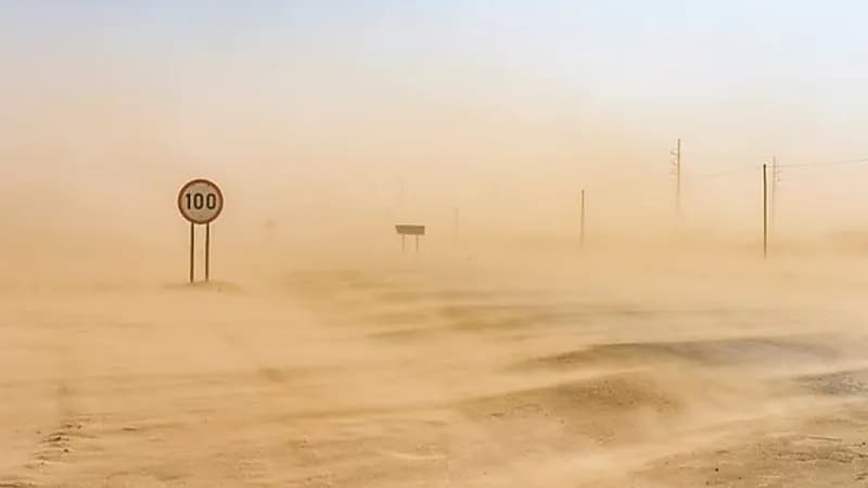 العصيمي يتوقع حدوث عاصفة رملية واسعة الأربعاء المقبل