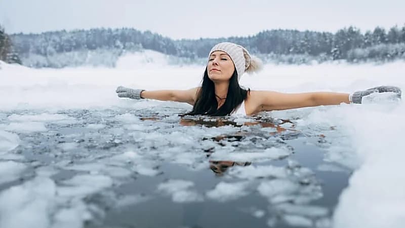 حمامات الثلج تعالج الشيخوخة والأمراض المزمنة
