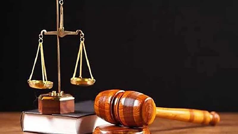 التحقيق مع معلم استدرج طالبة إلى منزله بحجة علاجها من مس الجن