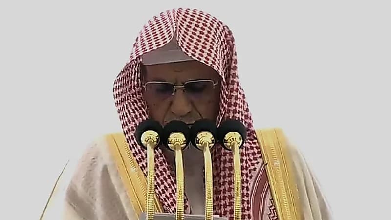 الشيخ صالح بن حميد: تطهير القلوب والألسن سبيل لتحقيق الوحدة والتآلف .. فيديو