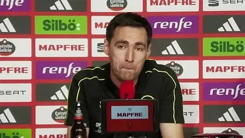 حكم مباراة الربال وبرشلونة ينهار باكياً بعد وصفه بـ "اللص" .. فيديو