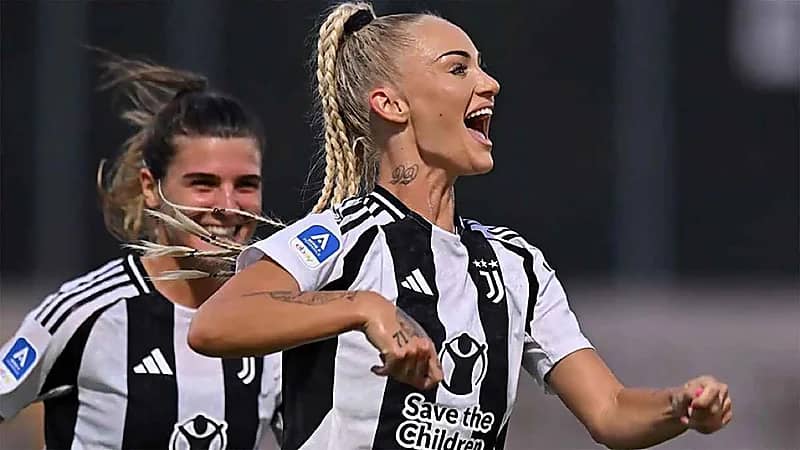 أليشا ليمان تثير الجدل بسبب مظهرها.. صور